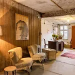 Apartment Gaestehaus Schlamau19 *